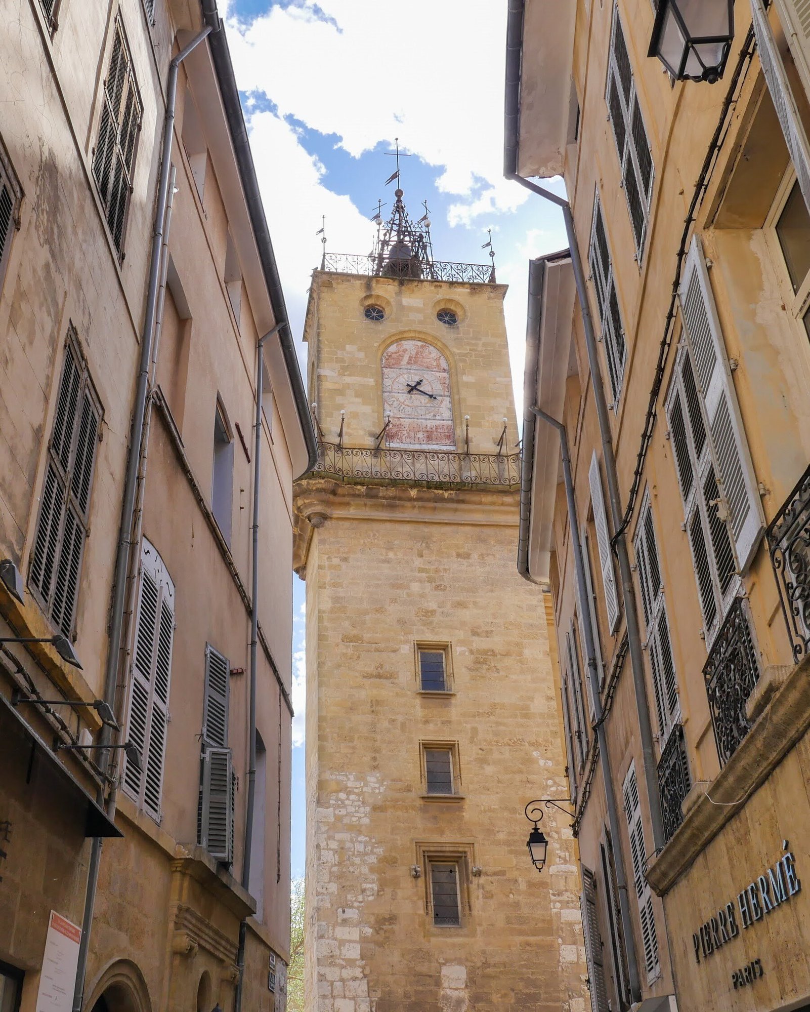 Aix center cropped